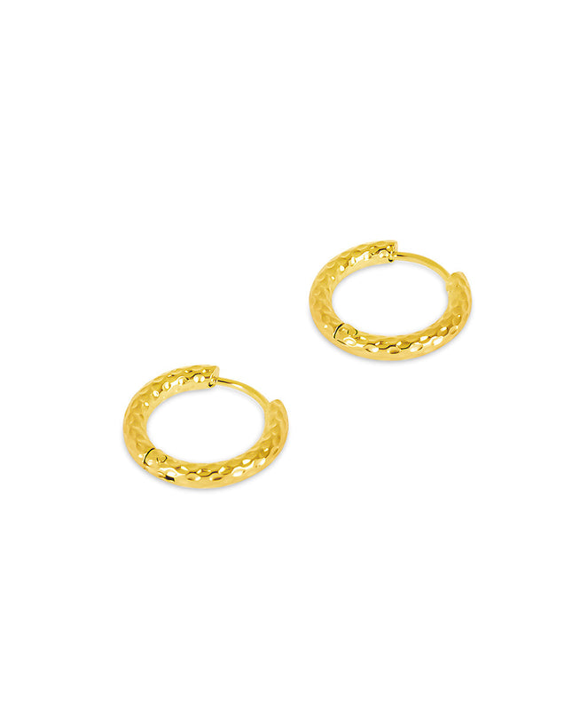 Pendientes Huggie Texturizados en Oro