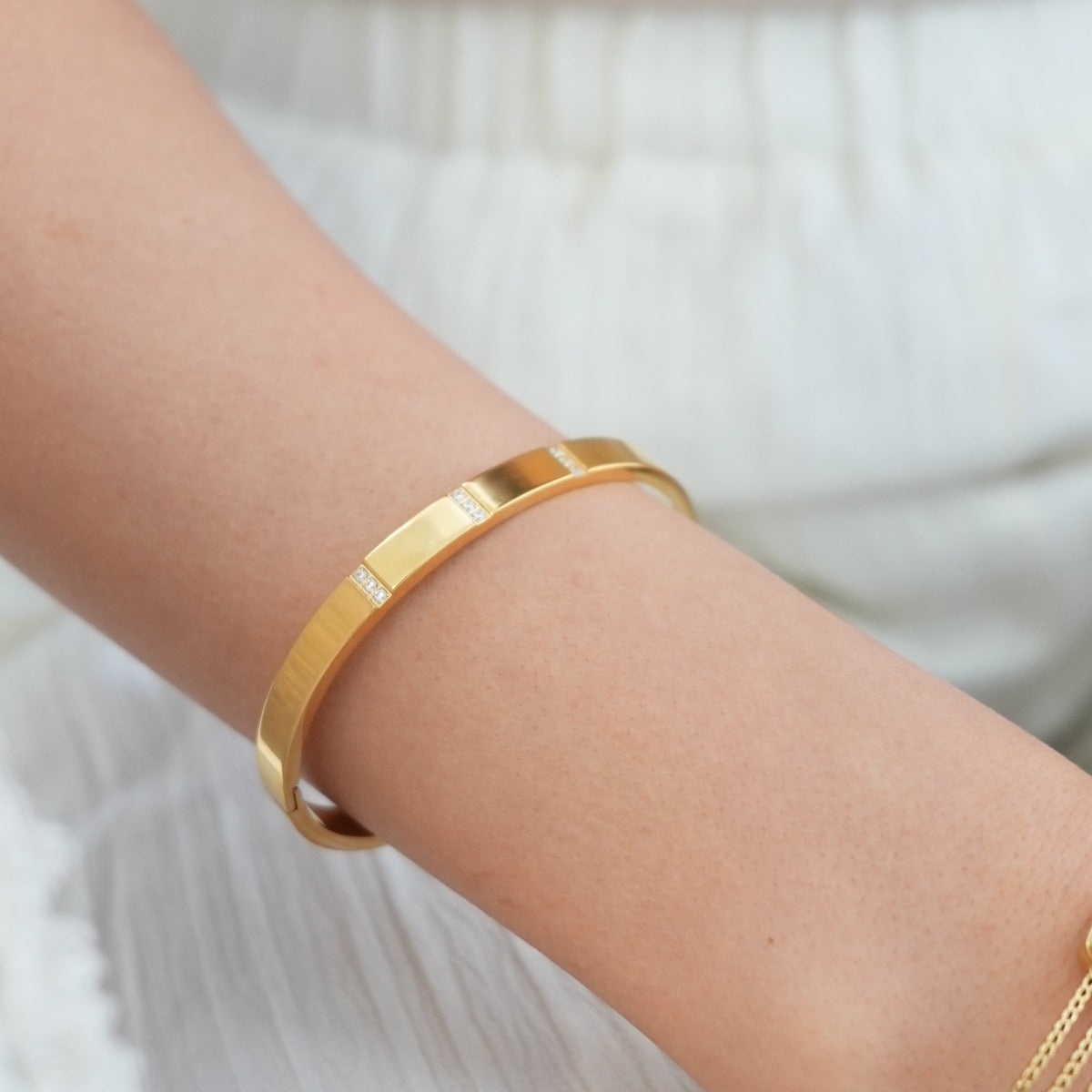 Brazalete Lineal de Piedra - Color Oro