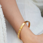 Brazalete Lineal de Piedra - Color Oro