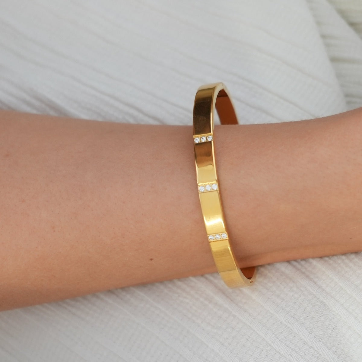 Brazalete Lineal de Piedra - Color Oro