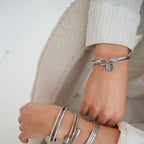 Pulsera de Plata con Colgante de Moneda