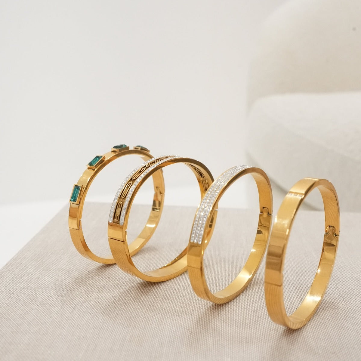 Brazalete de Piedra de Hiedra en Oro