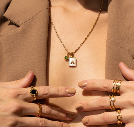 Collar con Inicial y Piedra de Nacimient