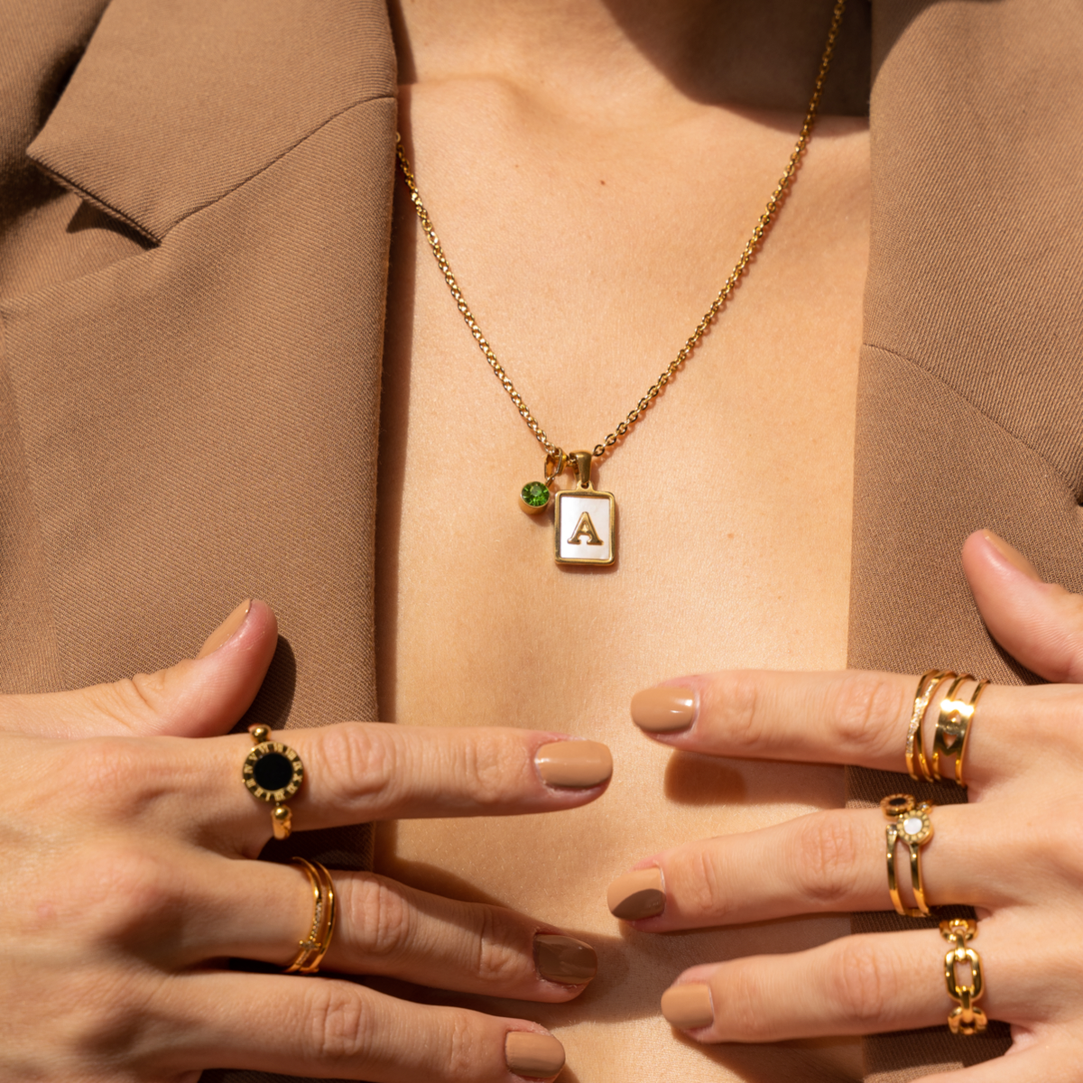 Collar con Inicial y Piedra de Nacimient