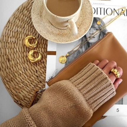 Lo casual no es simple. Es refinamiento discreto.💎 Diseñadas para mujeres que encuentran grandeza en lo esencial.