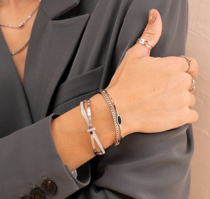 Pulsera Ovalada de Ónix con Acabado en Plata