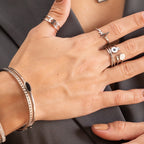 Pulsera Ovalada de Ónix con Acabado en Plata