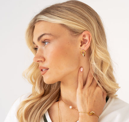 Pendientes de Anillos Enlazados Latinos - Dorado