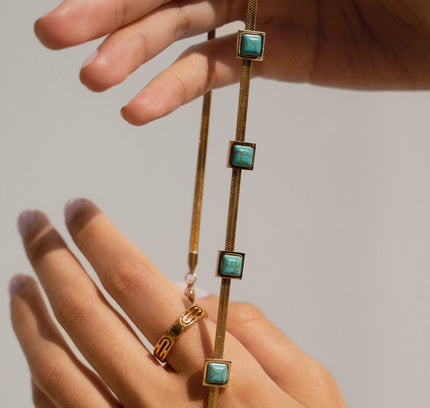 Collar de Cadena de Serpiente con Piedra Aqua - Baño de Oro