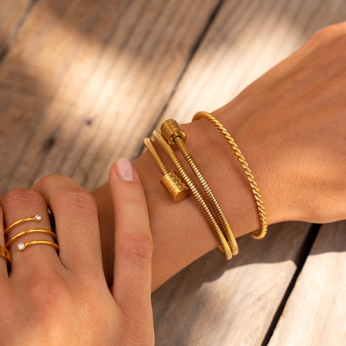Pulsera Bangle Twist - Dorada