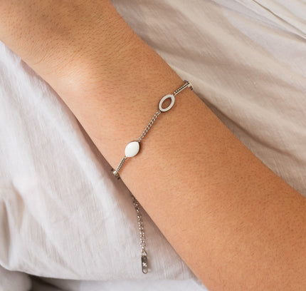 Pulsera Angellica con Colgante Ovalado en Plata