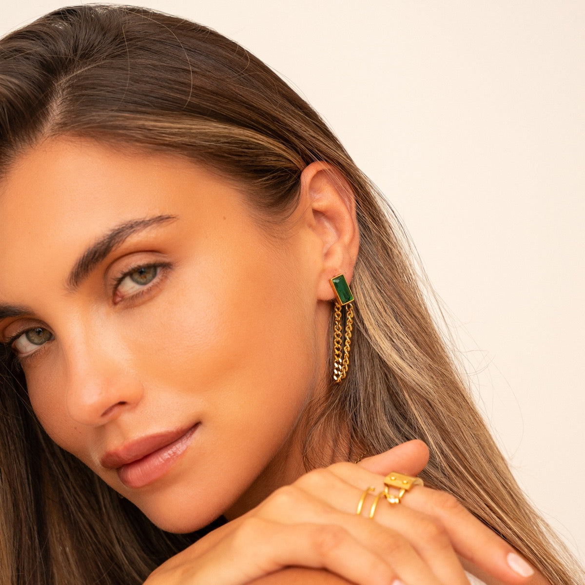 Pendientes Colgantes de Esmeralda en Oro Cubano