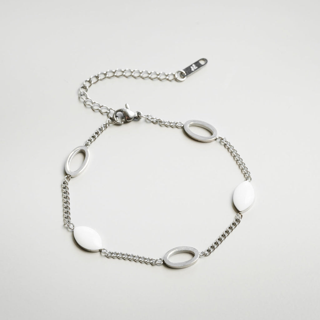 Pulsera Angellica con Colgante Ovalado en Plata