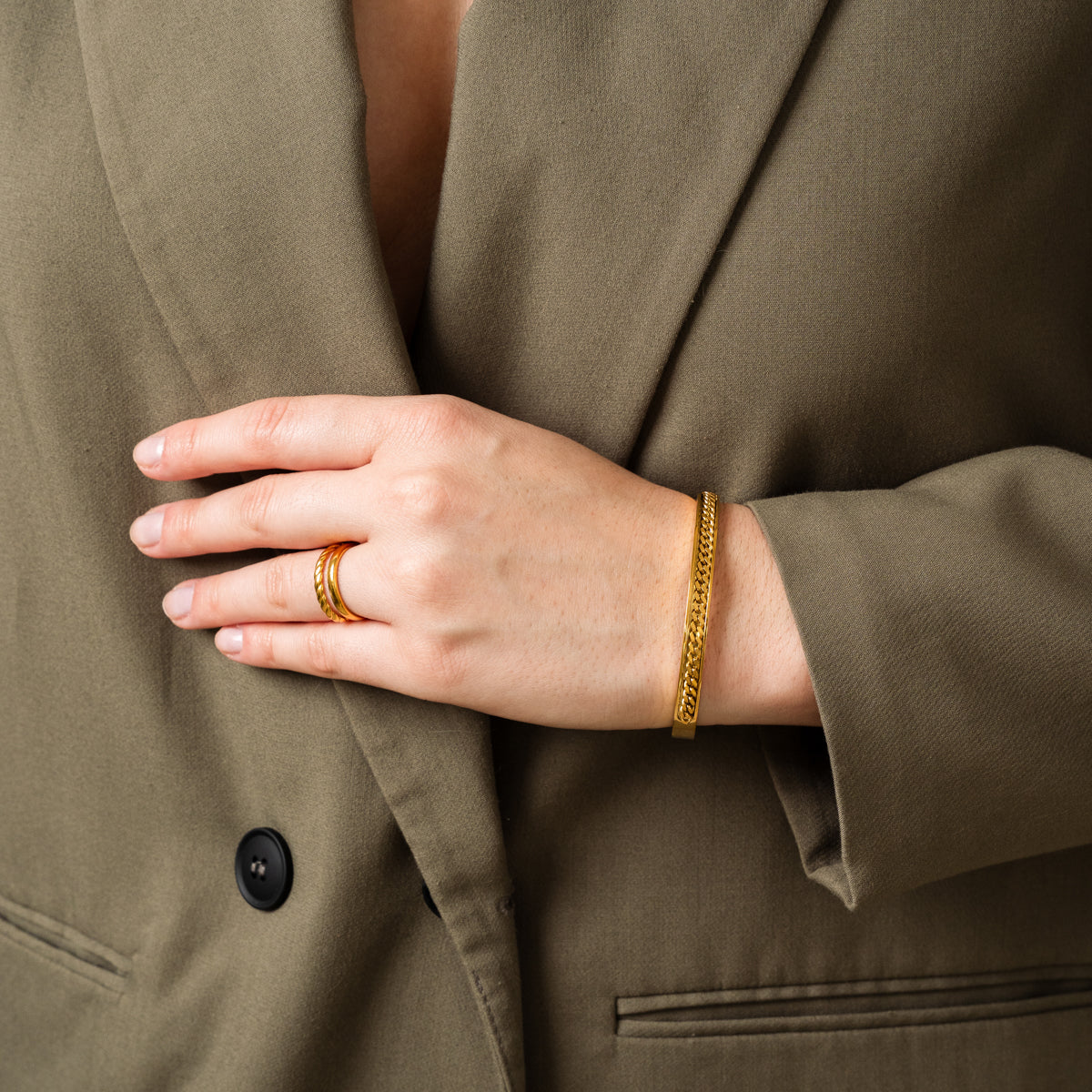 Pulsera de Cadena Curb - Color Dorado