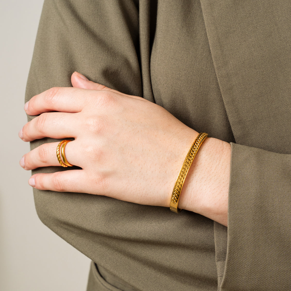 Pulsera de Cadena Curb - Color Dorado