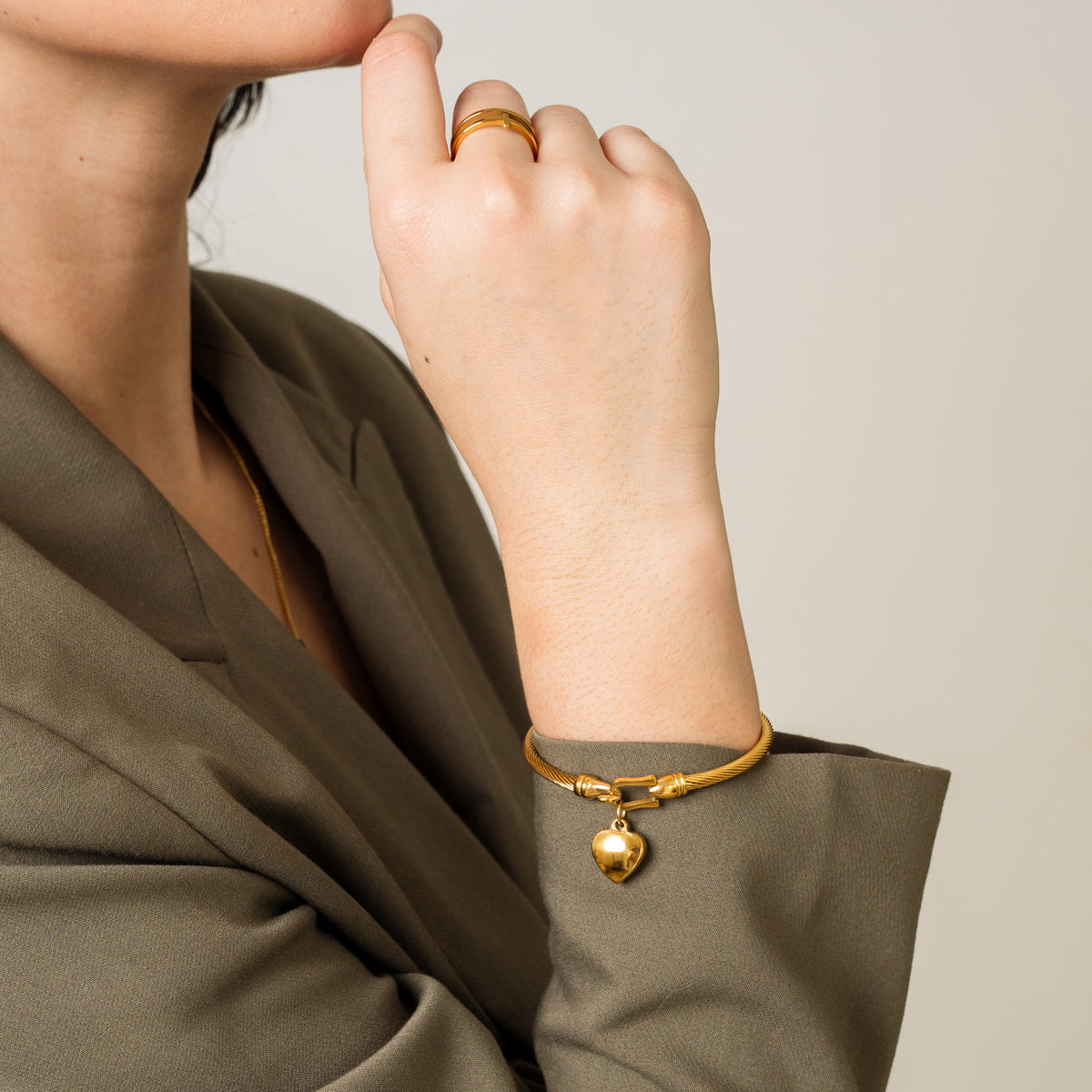 Pulsera con Colgante en Forma de Corazón - Oro