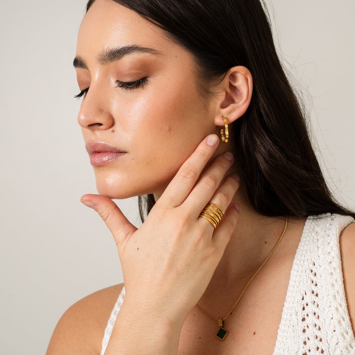 Pendientes Aros Texturizados Asimétricos - Oro