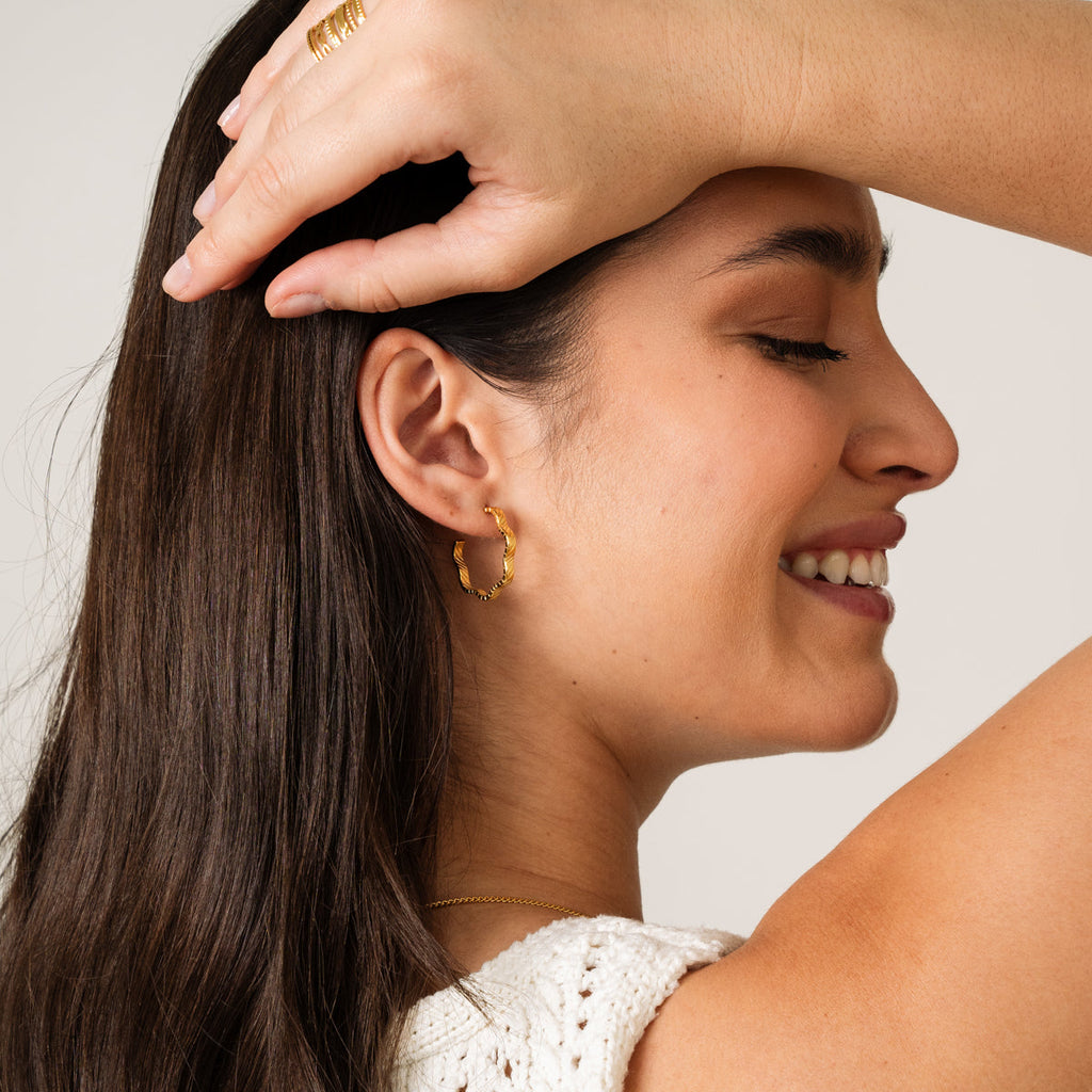 Pendientes Aros Texturizados Asimétricos - Oro