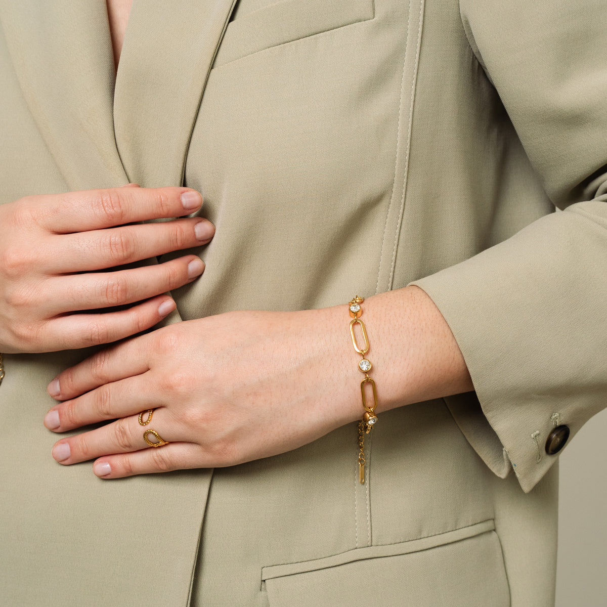 Pulsera de Piedra con Eslabones Ovalados en Oro
