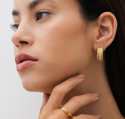 Aros de Piedra con Cadena en Oro
