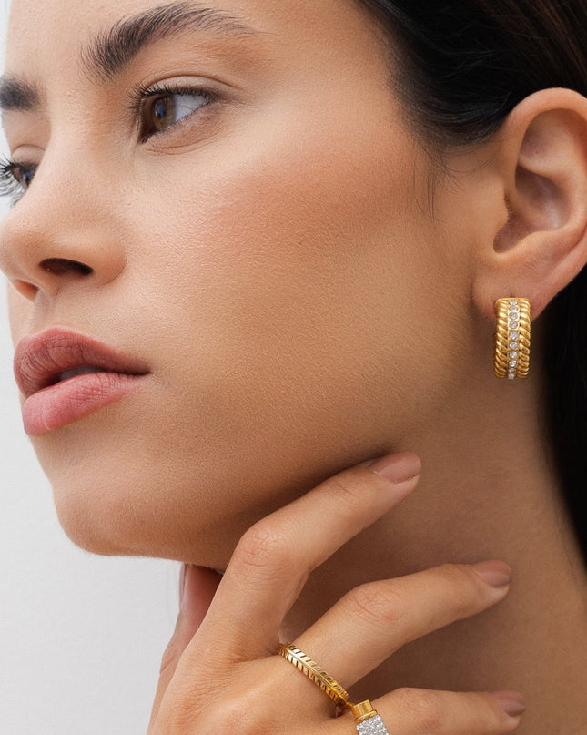 Aros de Piedra con Cadena en Oro