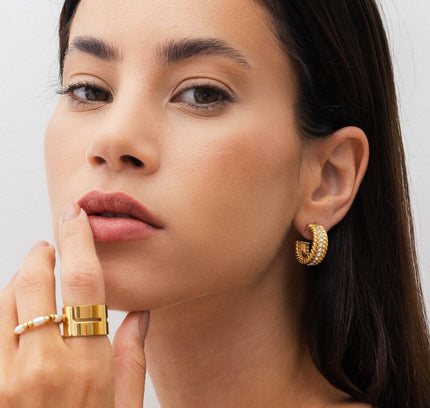Aros de Piedra con Cadena en Oro