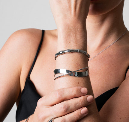 Pulsera entrelazada de plata