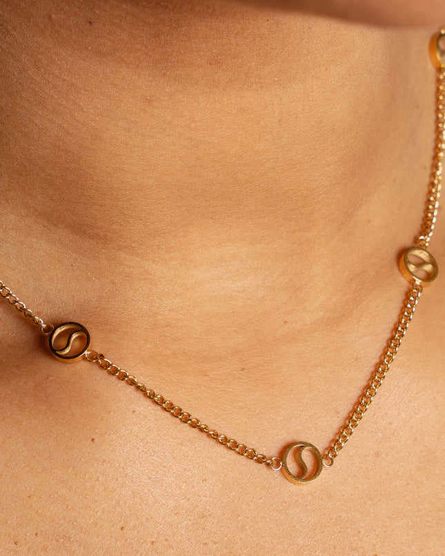 Collar Colgante Sierra en Dorado