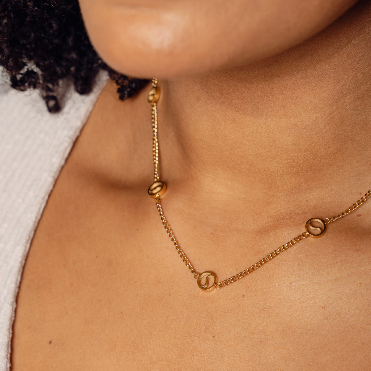 Collar Colgante Sierra en Dorado