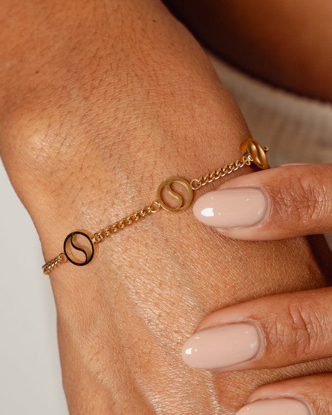 Pulsera de Oro con Colgante Serra