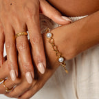 Pulsera de Oro con Colgante de Perla Cora