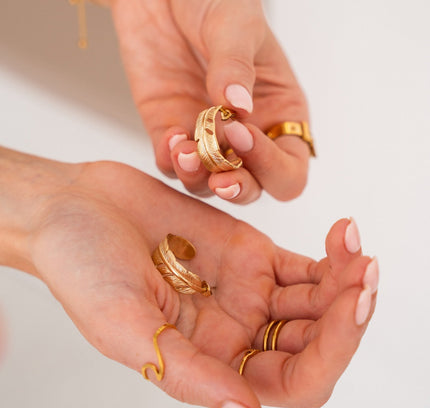 Aros con Plumas en Oro