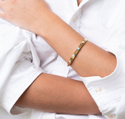 Pulsera de Brazalete Aqua con Acabado Dorado