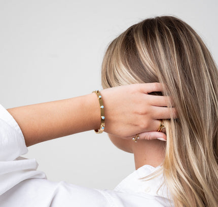 Pulsera de Brazalete Aqua con Acabado Dorado