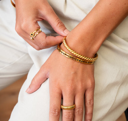 Pulsera Bangle Croissant - Color Dorado