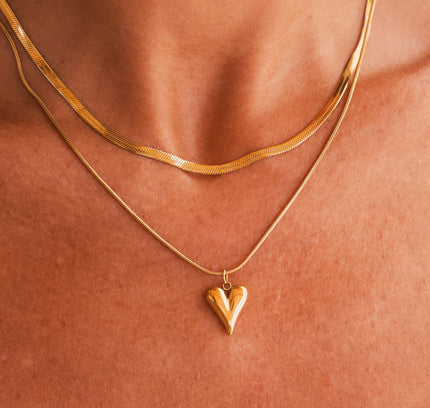 Collar Corazón Esculpido en Oro