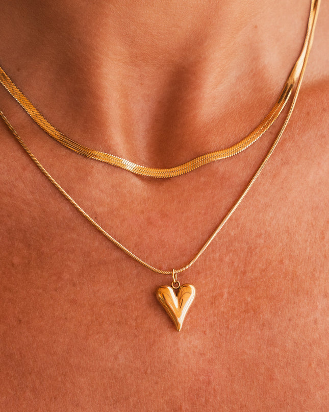 Collar Corazón Esculpido en Oro