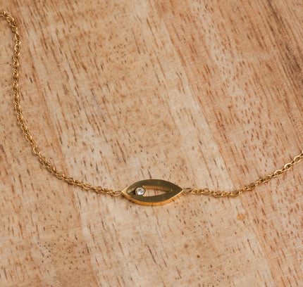 Oro Collar con Colgante de Ojo de Piedra