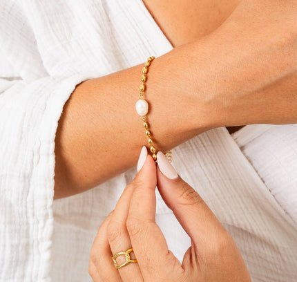 Pulsera de Perlas Persas con Cadena Dorada