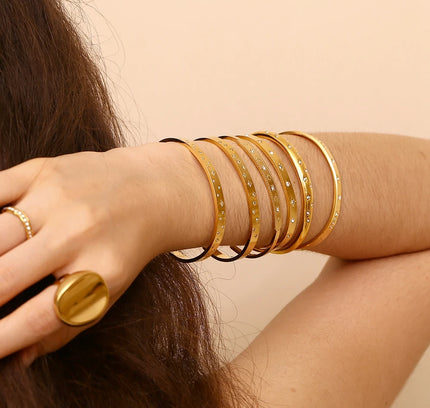 E.B.belle, venta al por mayor, brazaletes chapados en oro de 18 quilates de acero inoxidable para mujer, joyería minimalista de moda, pulsera de estrella de cristal