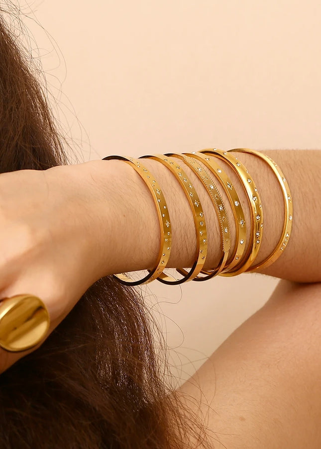 E.B.belle, venta al por mayor, brazaletes chapados en oro de 18 quilates de acero inoxidable para mujer, joyería minimalista de moda, pulsera de estrella de cristal