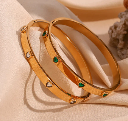 E.B.belle Pulsera con cierre de circonita en forma de corazón, pulsera hipoalergénica chapada en oro de 18 quilates para mujer, brazaletes de acero inoxidable 316L, joyería