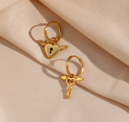 E.B.belle-pendientes asimétricos con cerradura de corazón de Cupido y ángel, aretes pequeños Huggies, aretes colgantes de acero inoxidable a la moda