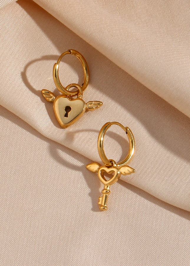 E.B.belle-pendientes asimétricos con cerradura de corazón de Cupido y ángel, aretes pequeños Huggies, aretes colgantes de acero inoxidable a la moda