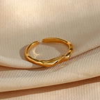 Anillo Ajustable de Acero Inoxidable Chapado en Oro