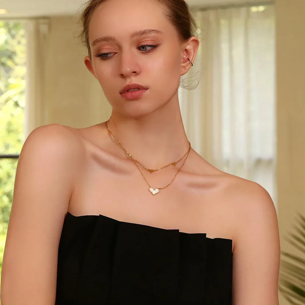 Collar de Doble Capa con Corazones Hipoalergénico