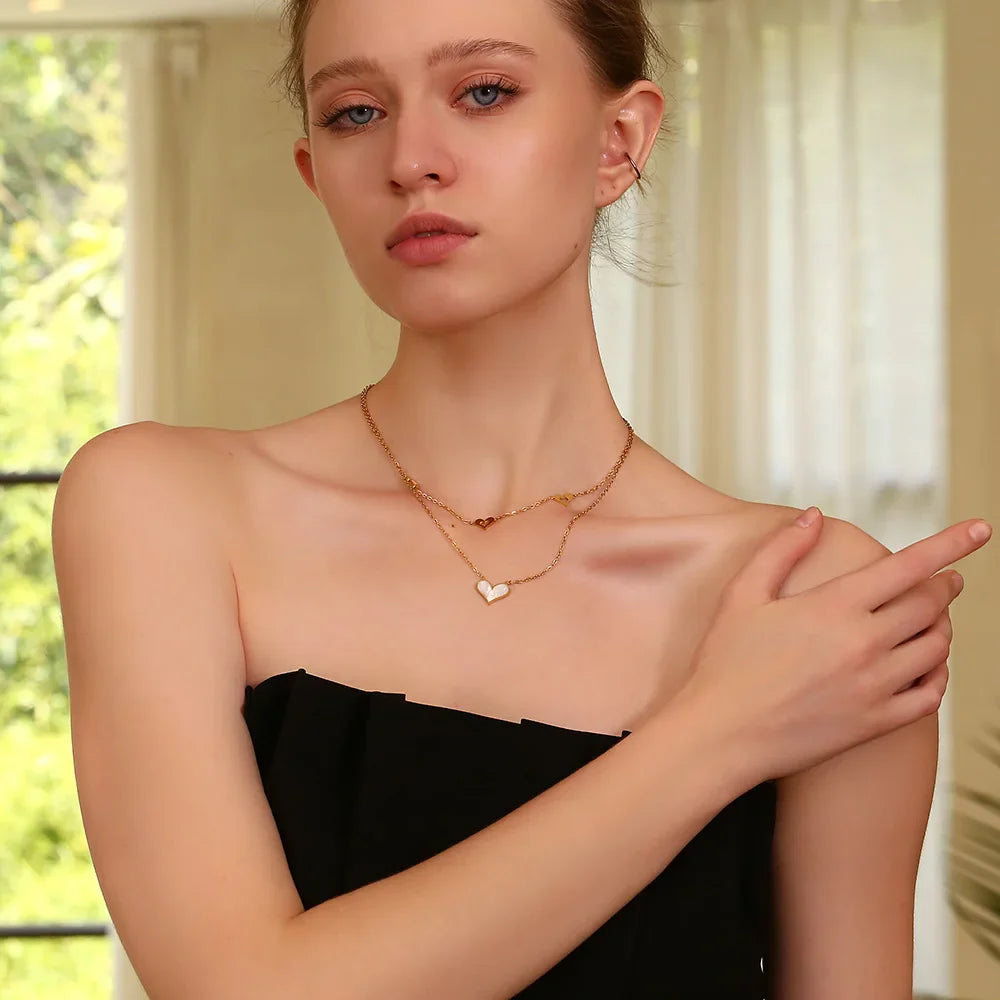 Collar de Doble Capa con Corazones Hipoalergénico