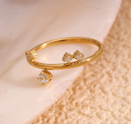 E.B.belle nuevo anillo de corona de diamantes de imitación blanco sin deslustre joyería de acero inoxidable hipolergénica chapada en oro de 18k para mujeres y niñas
