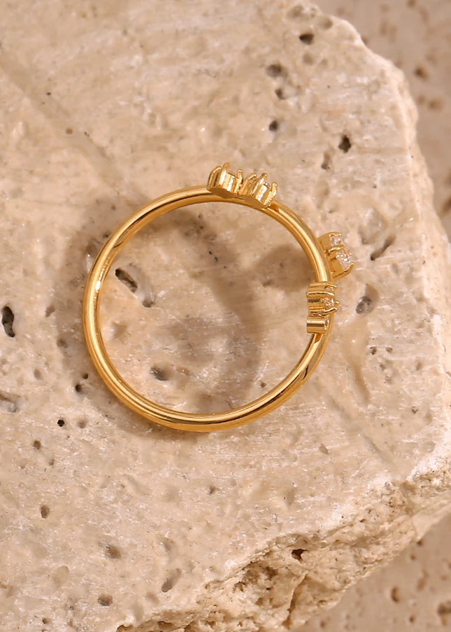 E.B.belle nuevo anillo de corona de diamantes de imitación blanco sin deslustre joyería de acero inoxidable hipolergénica chapada en oro de 18k para mujeres y niñas