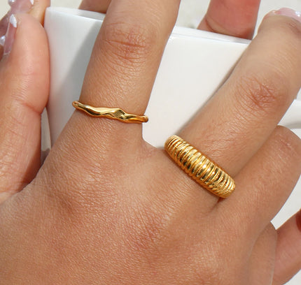 E.B.belle Anillos ajustables de acero inoxidable chapados en oro de 18 quilates resistentes al agua para mujer, anillo de dedo de tamaño abierto con textura Irregular